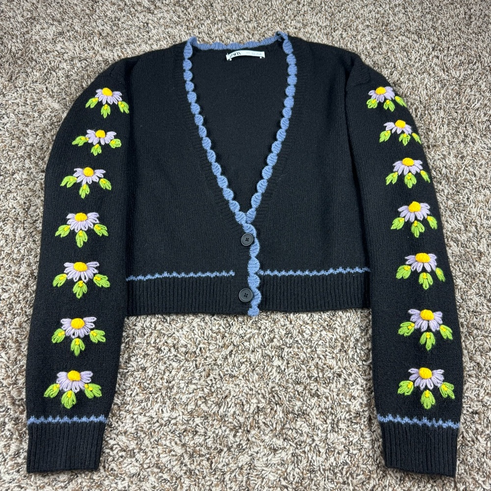 Zara EMBROIDERED KNIT CARDIGAN